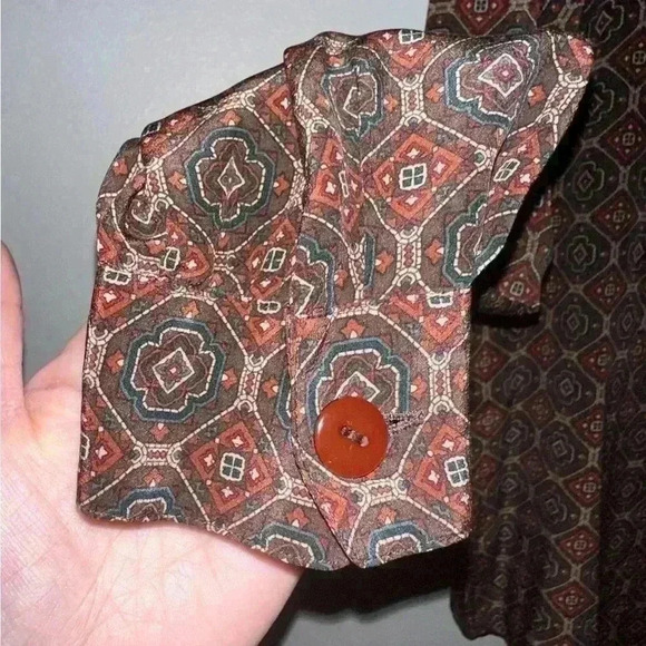 EVC | Vintage Liz Claiborne Silk Blouse | Women’s Size 6 | Brown Geometric - Picture 6 of 7